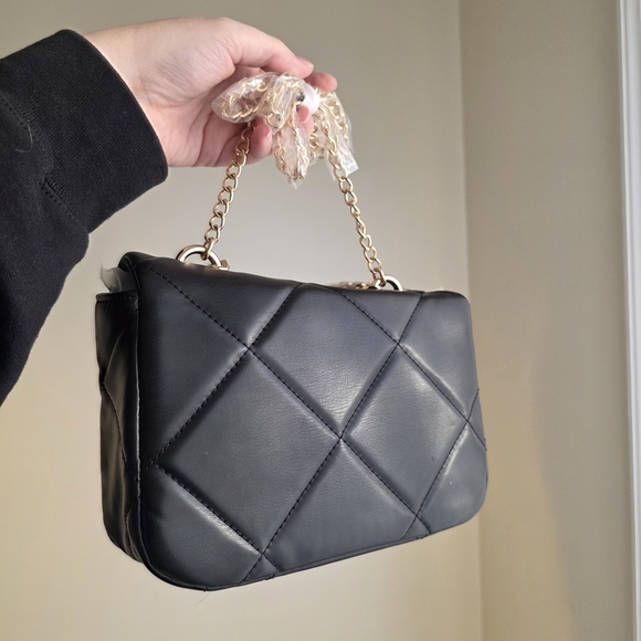 NWT Badgley Mischka Black Crossbody Bag with Gold Accents - Picture 3 of 6